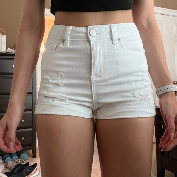 White moderately distressed high-rise “HH Jean Los Angeles” brand shorts - Picture 4 of 10